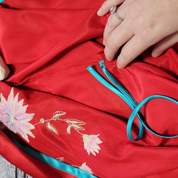 Flora Nikrooz Red Satin Embroidered Kimono - Picture 7 of 10